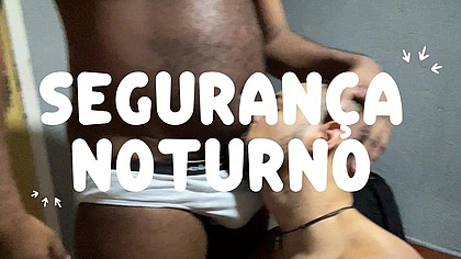 Bareback com seguranca noturno num motel barato, negao empurrou com muita forca.