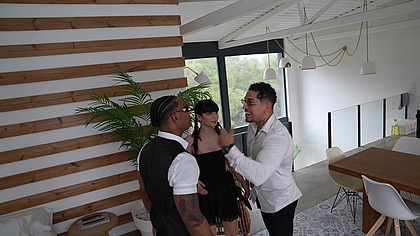 italiana se follaba a los dos amigos al mismo tiempo ahora ellos tomaran venganza