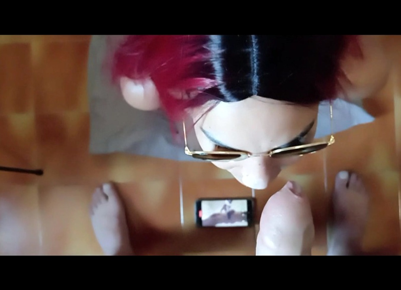 MILF With Sunglasses Gives A Blowjob With A POV Facial