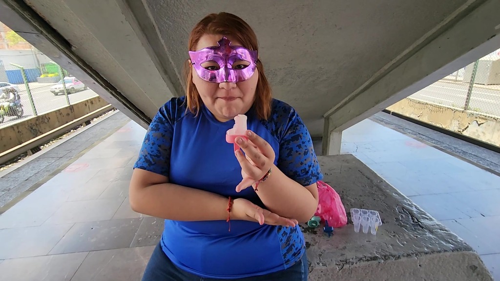 sit on my face, eat my ass, make a popsicle with the cum and eat it in the subway