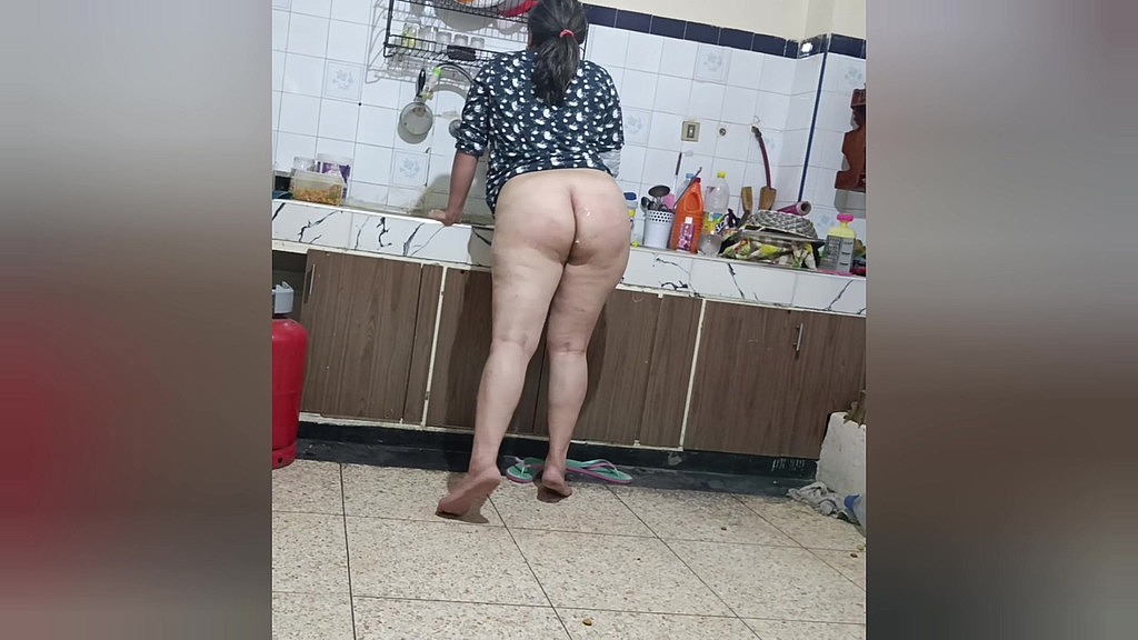 BBC latina, Top 7away: ho scopato molto bene mio nipote mentre cucinava e mi ha fatto venire più volte. è stata una sborrata molto dolce, orgasmo al massimo (AnalVids.com) i fucked my nephew very well while he was cooking and he made me cum several times. it was a very sweet cumshot, orgasm to the maximum (Bbc latina, Top 7away)
