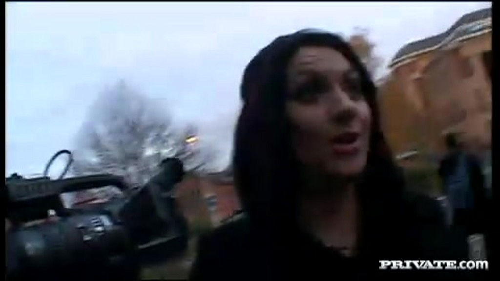 Ionie works the street for a man to screw her friend franky