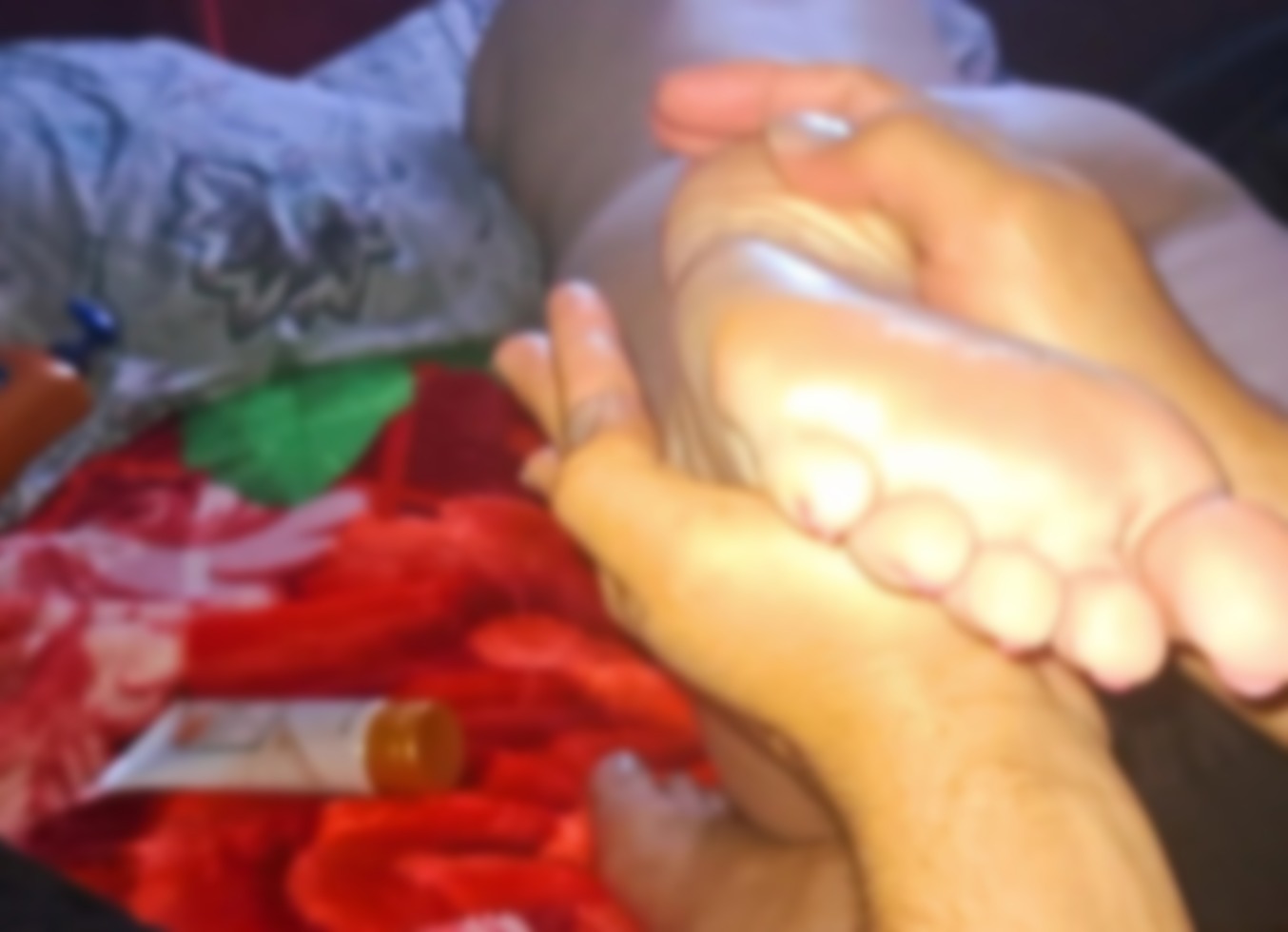 Un Masaje Carino En Tus Hermosos Pies, Cosquillas Y Culazoo