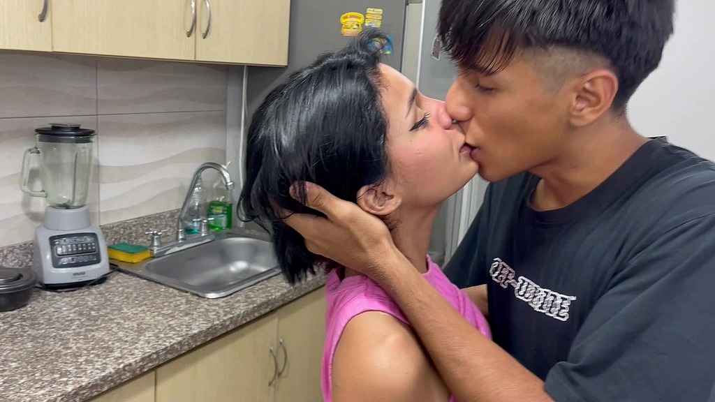 Gabriela Foxx, Jean Paul: me follo duro a mi timida hermanastra y le demuestro que no soy gay, termino corriendome en su culo. (AnalVids.com) me follo duro a mi timida hermanastra y le demuestro que no soy gay, termino corriendome en su culo. (Gabriela Foxx, Jean Paul)