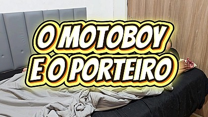 Cafucu, pentelhudo, porteiro sendo mamado e fodido pelo motoboy negao.