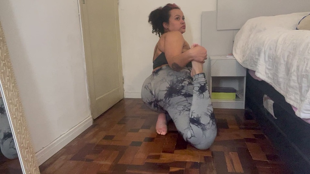 bbw yoga farts (Cutie) bbw yoga farts (Cutie)