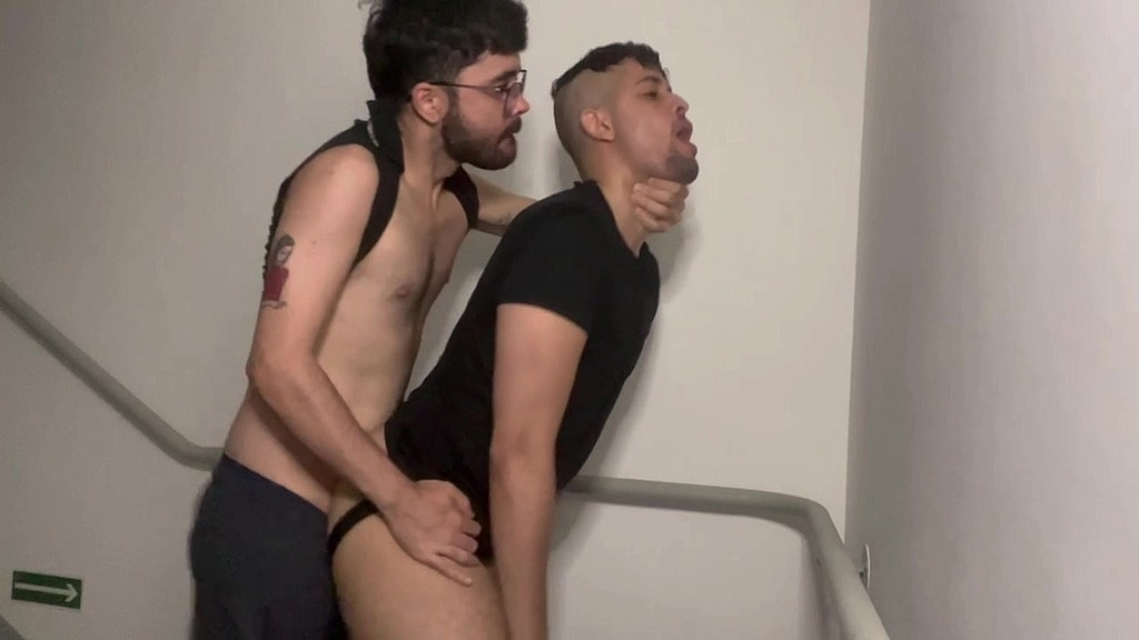 putaria nas escadas (Nerd Lolzeiro, Bentinho) putaria nas escadas (Nerd Lolzeiro, Bentinho)