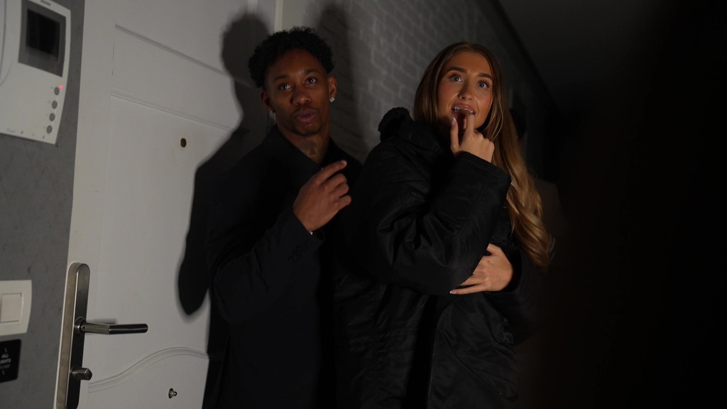 tras camara de lily philllips y 3bbc le dan una gran acogida en barcelona