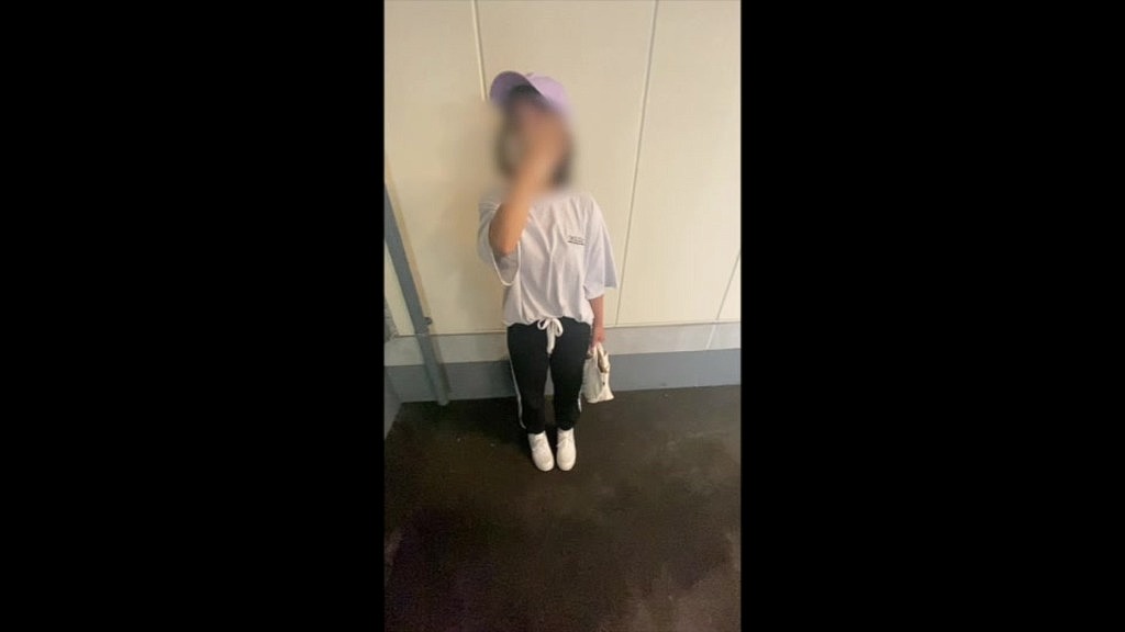 彼氏の部屋でお昼からいちゃいちゃしてそのままお互いムラムラしてきて…。 (Momoka) 彼氏の部屋でお昼からいちゃいちゃしてそのままお互いムラムラしてきて…。 (Momoka)