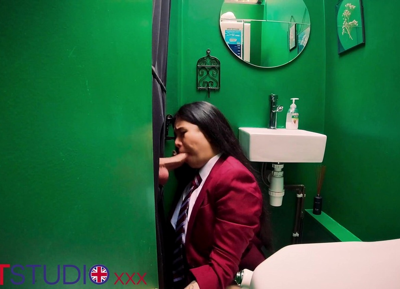 Student Sucks Dick At The Gloryhole