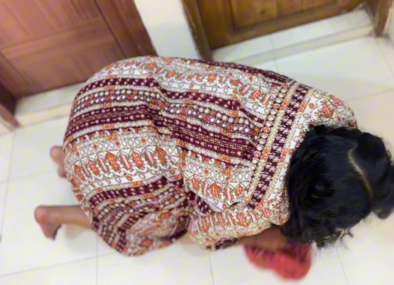 Big Ass Egyptian Hot Maid Stuck Under Bed & Naked Her Ass & I See It & Start Masturbat