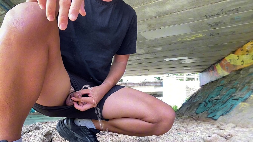 shivering under highway bridge (pee & cum) (Suckcock1069) shivering under highway bridge (pee & cum) (Suckcock1069)