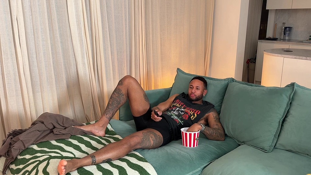 netflix & chill (Suraya Ndia, Jerome Last) netflix & chill (Suraya Ndia, Jerome Last)
