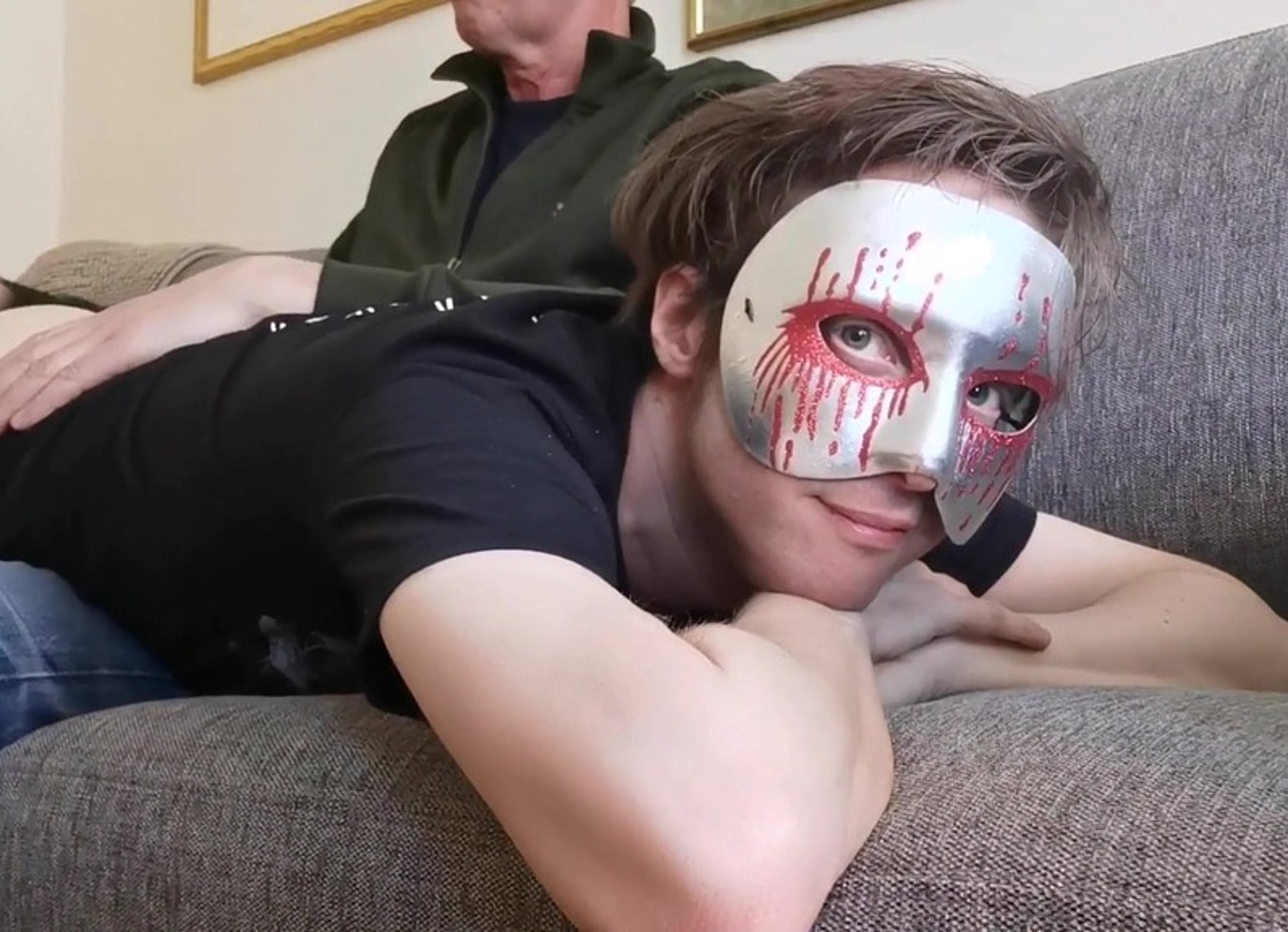 Amateurboy Gets His First Caning - Bloopercam
