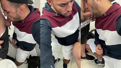 Gay Cruising Public WC shopping center boquete e anal simultaneamente, extremo tesao.