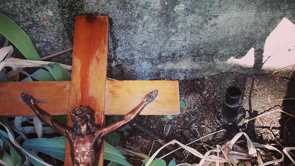 italian slut pisses on a crucifix in a deconsecrated cemetery (Nicoletta Embassi) italian slut pisses on a crucifix in a deconsecrated cemetery (Nicoletta Embassi)