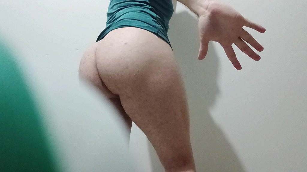 femboy de camiseta verde mostrando a bunda sexy (BigBrasil) femboy de camiseta verde mostrando a bunda sexy (BigBrasil)