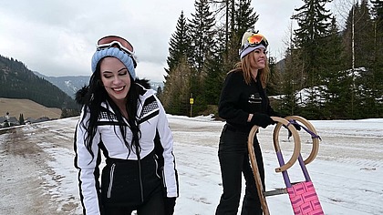 Anna de Ville and Kitana Lure Enjoy a Weekend Ski Trip Adventure