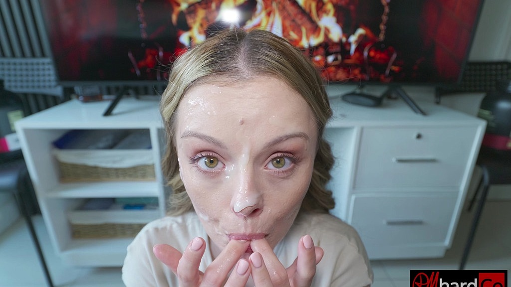 Щоразу, коли він на дивані, його член у мене в роті (Rmhardco, Rmhard) whenever he s on the couch, his dick is in my mouth (Rmhardco, Rmhard)