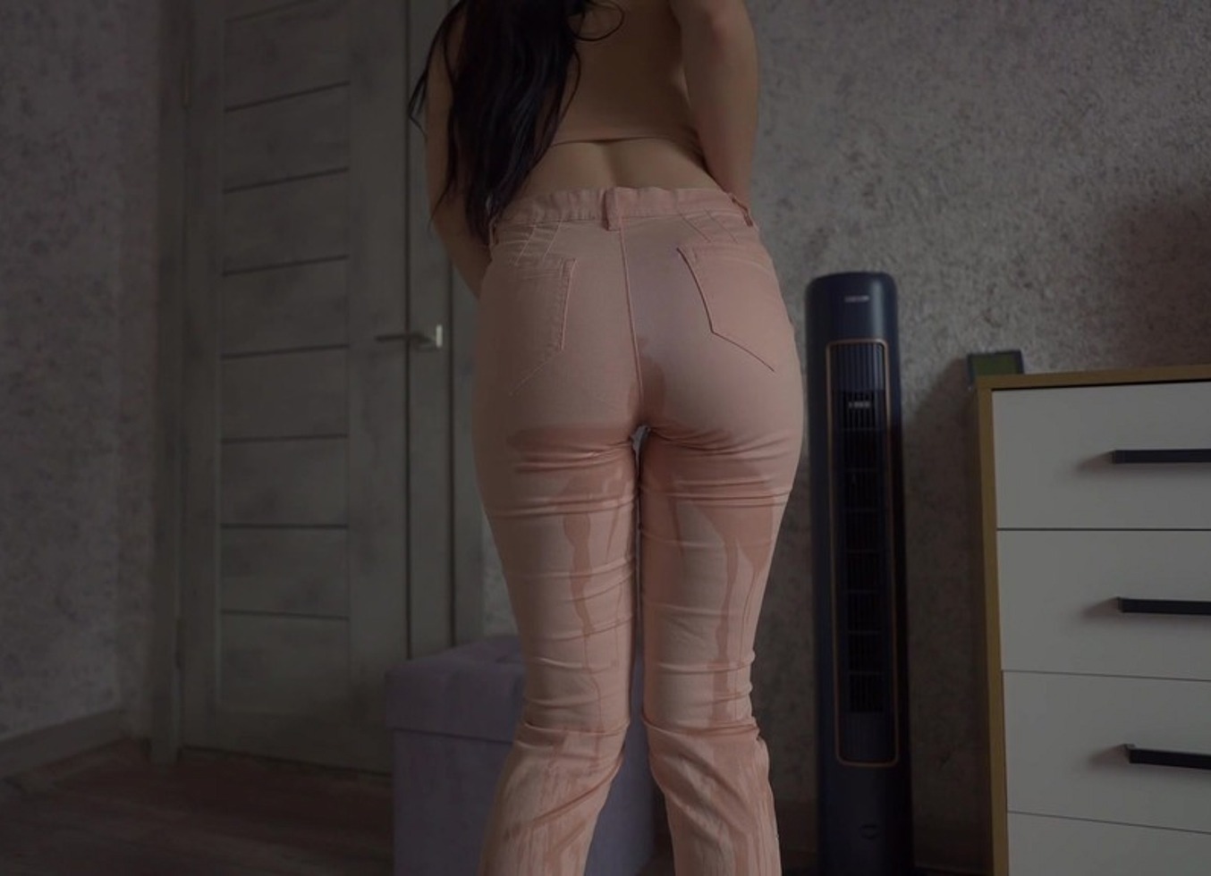 Female Desperation Pee In Jeans 1080