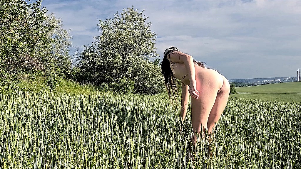 natural hairy girl totally naked in nature (DaddyPower4) natural hairy girl totally naked in nature (DaddyPower4)