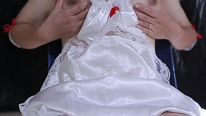 PERAWAT YG HOBBY COLMEK DI TEMPAT KERJA BOKEP INDO - NURSE IN SATIN CLOTHES FINGERIENG IN WORKPLACE