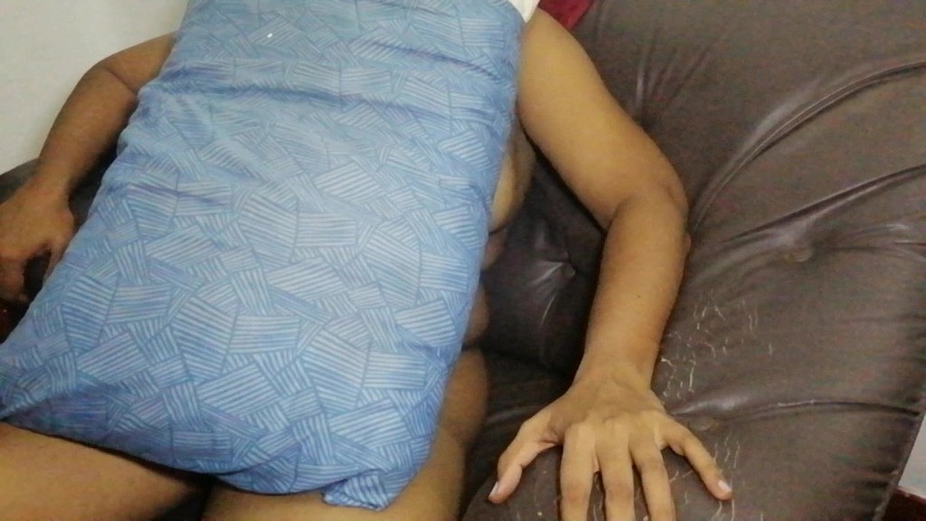 Vera zia indiana desi che si tocca la figa in primo piano (Tinababe, Don Jaya) real desi indian aunty pussy touching closeup (Tinababe, Don Jaya)