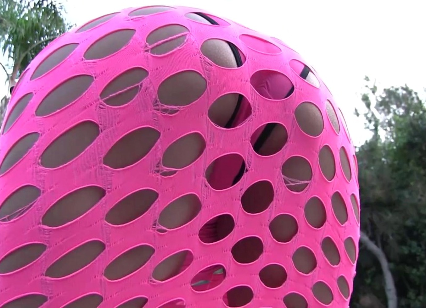 Kimberly Kendall Shows Off That Bubble Butt While Up On His Big Dick
