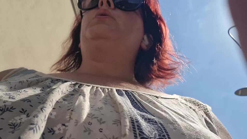street stride & bar stall torrent: nicoletta’s sidewalk venting & flood pees (raw acoustic pov) (Nicoletta Embassi) street stride & bar stall torrent: nicoletta’s sidewalk venting & flood pees (raw acoustic pov) (Nicoletta Embassi)