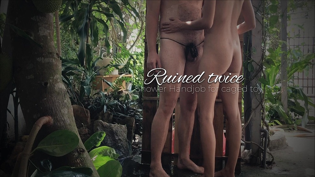 Cavaliere sul pavimento, L'altro Cavaliere sul pavimento: pompino rovinato due volte sotto la doccia per un giocattolo in gabbia (AnalVids.com) ruined twice shower handjob for caged toy (Rider on the Floor, The other Rider on the Floor)