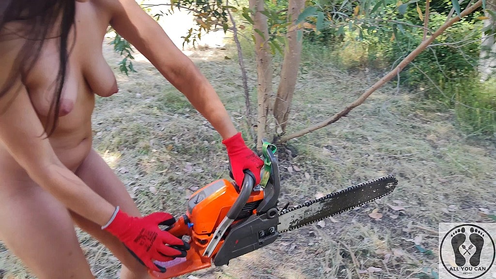 gasoline chainsw naked girl cutting branches (Ana Spears) gasoline chainsw naked girl cutting branches (Ana Spears)
