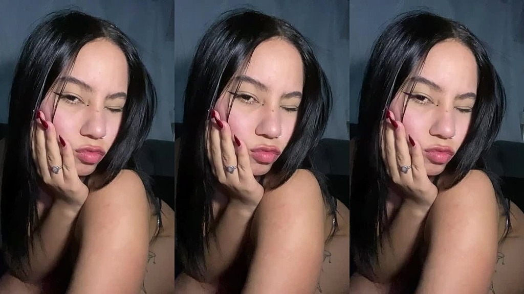 having fun by myself before masturbating. (Petite Kim) having fun by myself before masturbating. (Petite Kim)