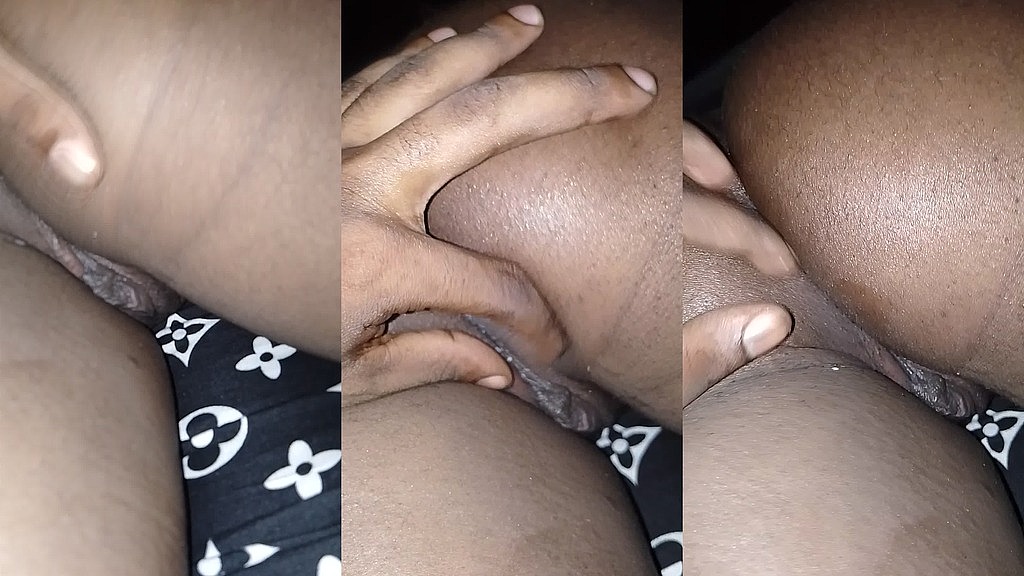 ele adora brincar com a minha cona enquanto eu durmo (Kingsnake, Cona Doce) ele adora brincar com a minha cona enquanto eu durmo (Kingsnake, Cona Doce)