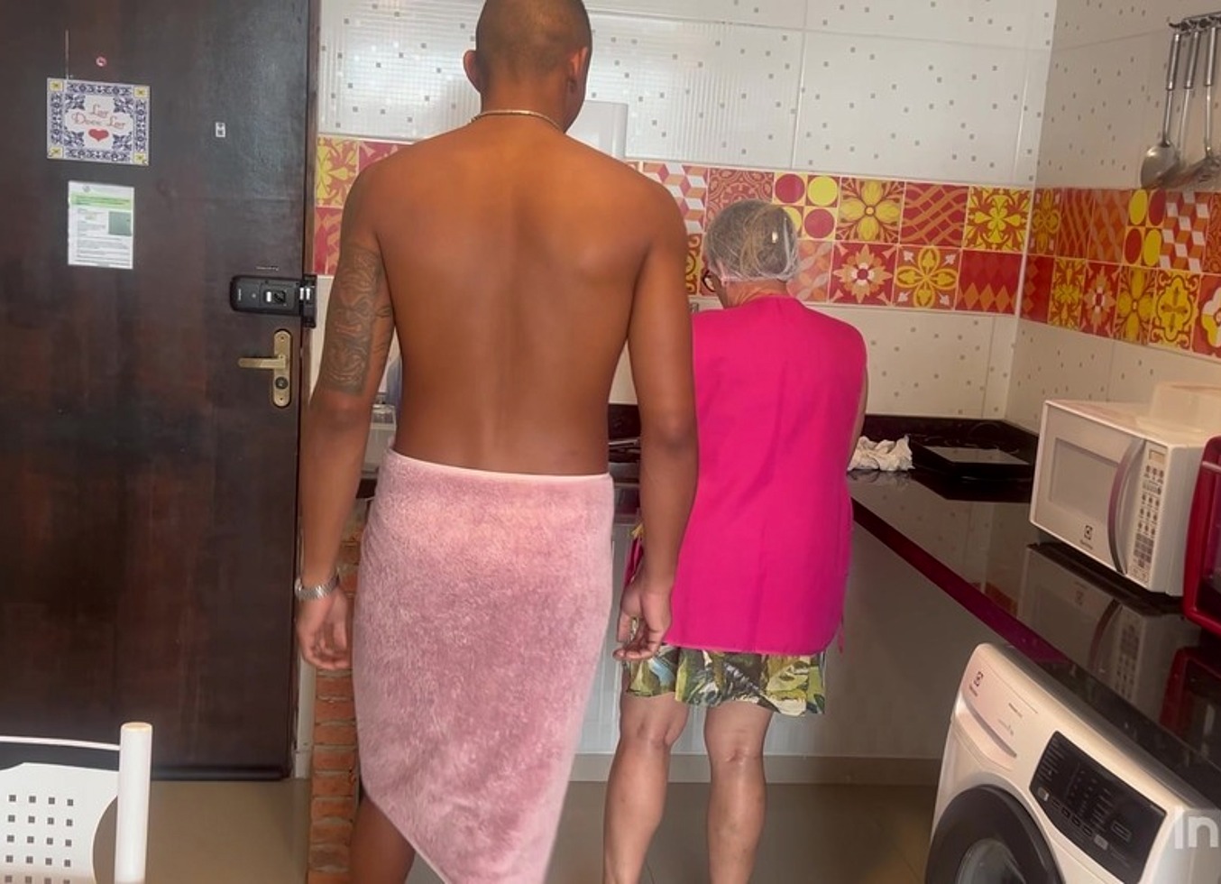 Empregada De Cinquentao Cheia De Fogo Cheguei Em Casa Ela Estava Toda Molhada