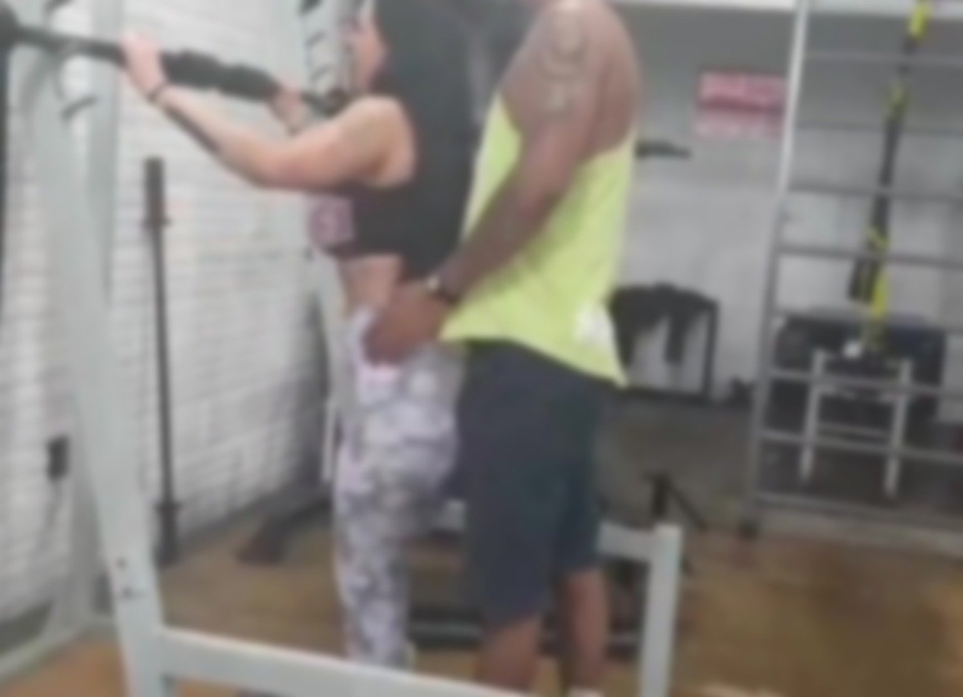 Personal Taradao Se Aproveita Da Casada Durante Treino Dotado E Peituda