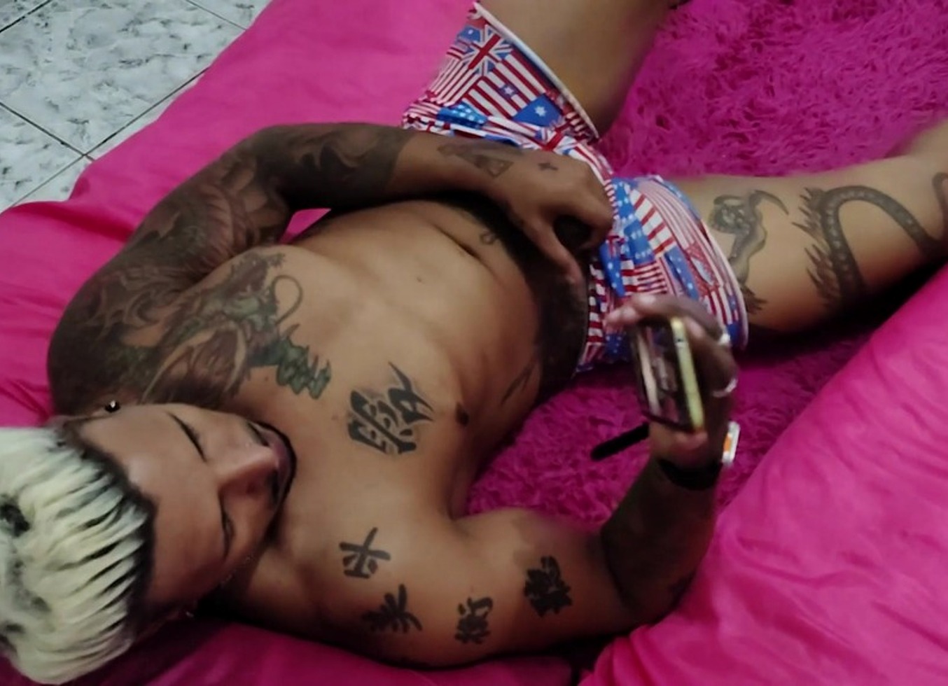 Trepei Na Sala Da Minha Amiga Com Um Desconhecido. Foi Filmada Pela Camera Do Local Foi Filmada Tiff