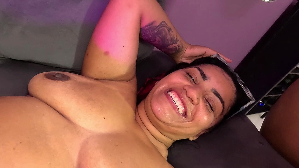 Nicoly Mattos, Raquel Hot: Nicoly Mattos & Raquel Hot: papo quente no couch e uma foda de tirar o folego! (AnalVids.com) nicoly mattos & raquel hot: papo quente no sofa e uma foda de tirar o folego! (Nicoly Mattos, Raquel Hot)