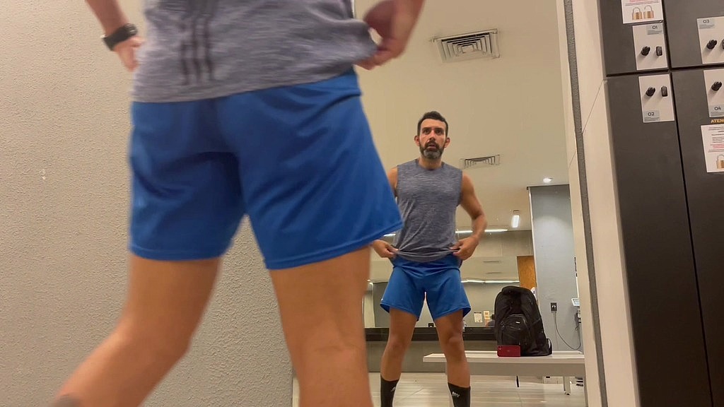 showing off at the gym locker room (Daniel Sanches) showing off at the gym locker room (Daniel Sanches)