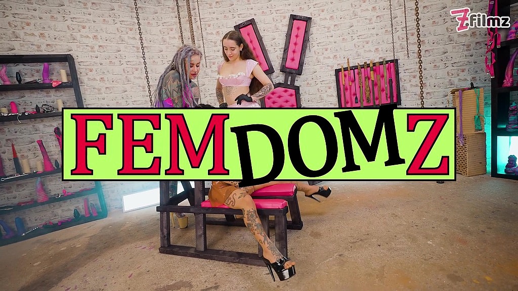 double femdom latex action with spit and dildos (Anuskatzz, Medea Mortelle, Miss Yaz) double femdom latex action with spit and dildos (Anuskatzz, Medea Mortelle, Miss Yaz)