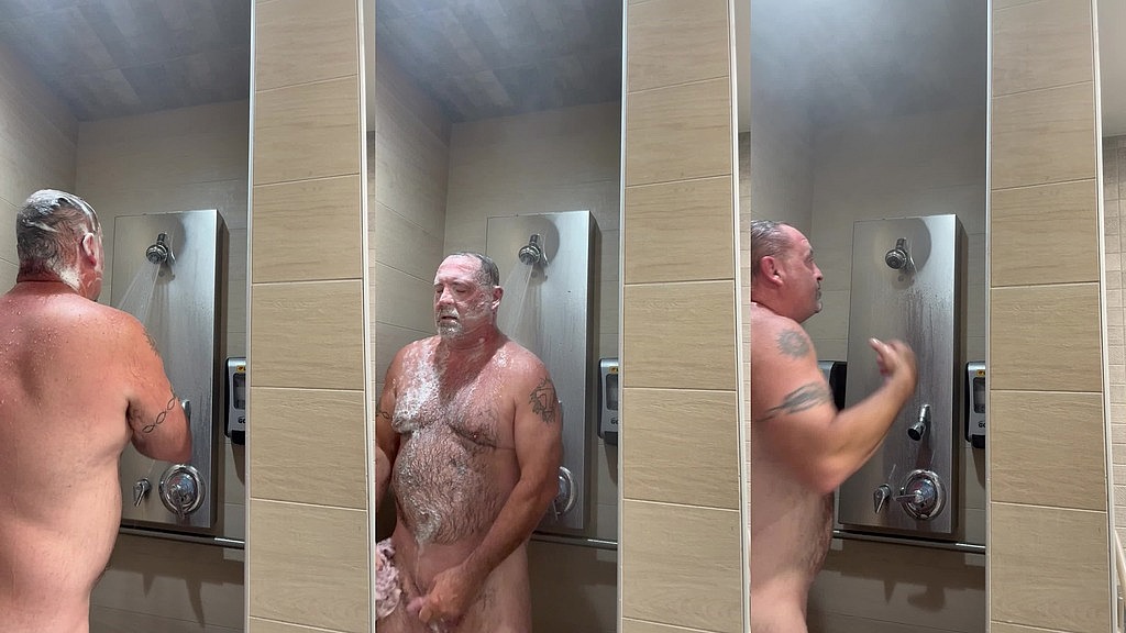 hidden shower cam (DiversifiedReality) hidden shower cam (DiversifiedReality)
