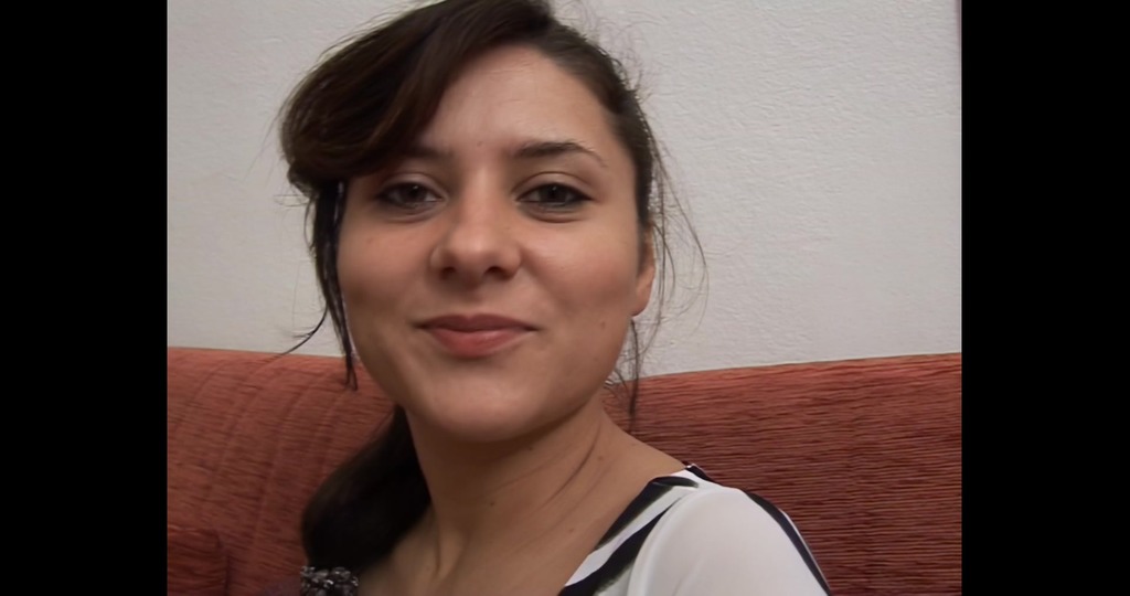 brunette tastes an italian cock