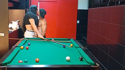 Sinuca de pau com a travesti gostosa do sul