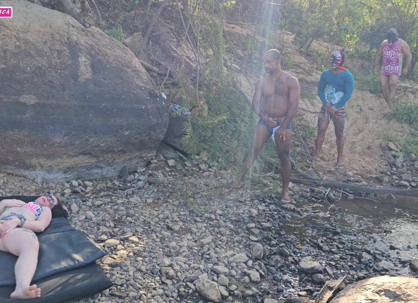 Encontrei Tres Pescadores Em Um Rio Deserto E Pede Para Que Eles Realizasse Meu Deseijo De Ser Fodida Com Muito Tezao Por Tres Paus De Uma So Vez
