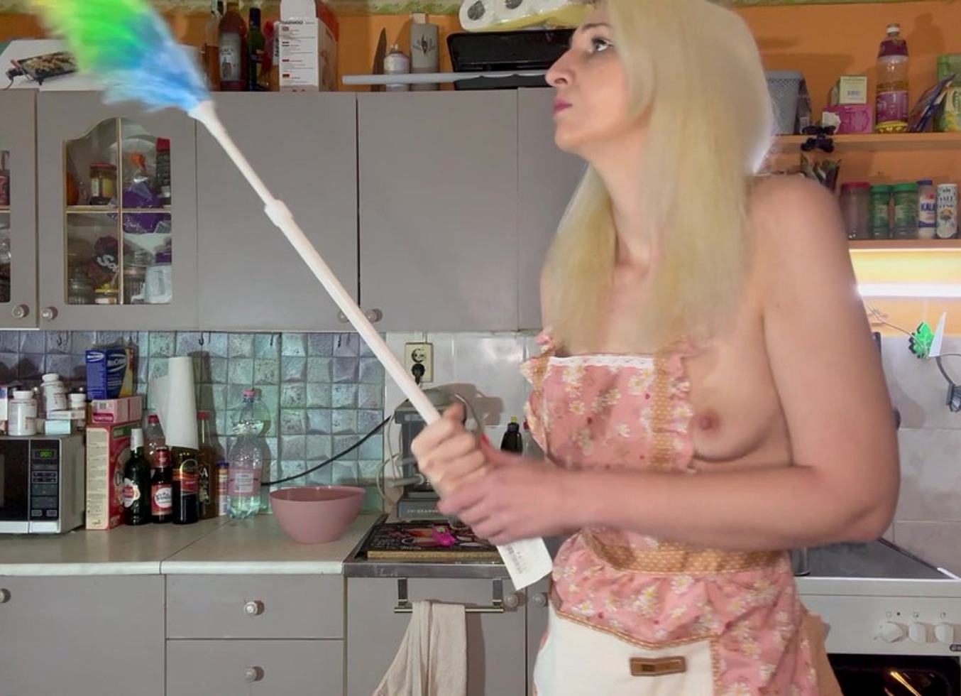 Custom : Nude Cleaning For Detlev