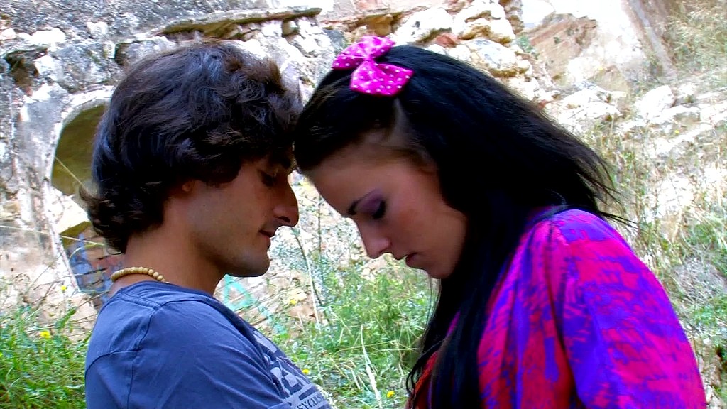 Una dolce e innocente adolescente si trasforma in una vera e propria sgualdrina (Bel Gris, Jordanne Kali) sweet and innocent teen turns into a total slut (Bel Gris, Jordanne Kali)
