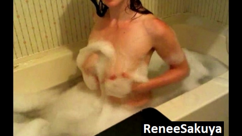naughty bubble bath (Renee Sakuya) naughty bubble bath (Renee Sakuya)