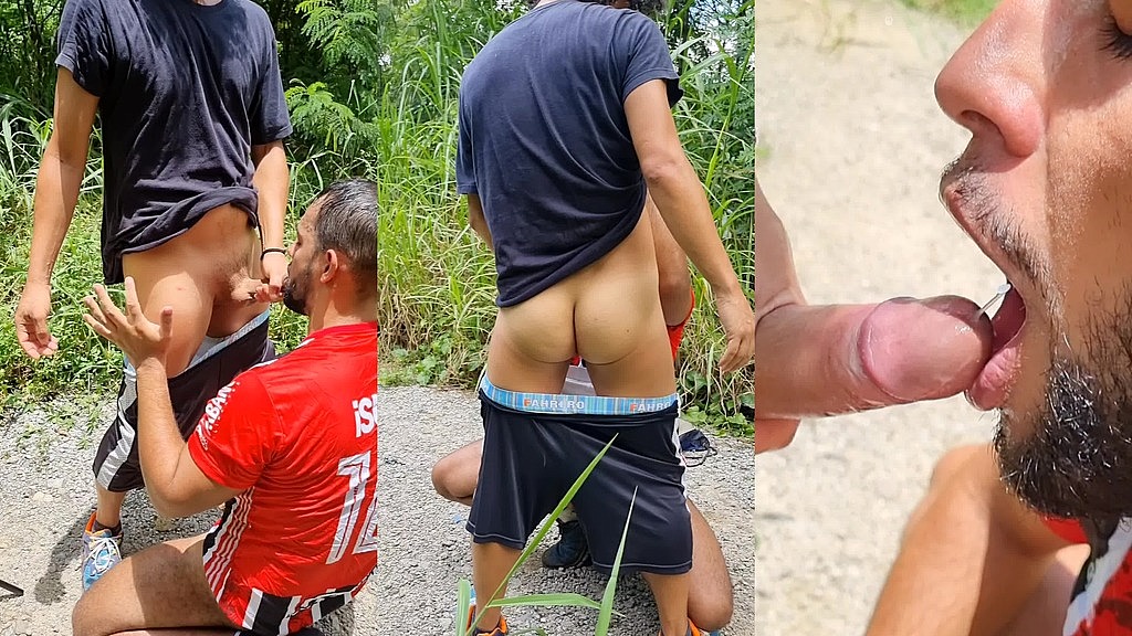 jogadores de futebol esvaziam seus sacos pesados nos fundos do campinho. (Socyal Sem Camisa, Brenno Salvatorri) jogadores de futebol esvaziam seus sacos pesados nos fundos do campinho. (Socyal Sem Camisa, Brenno Salvatorri)