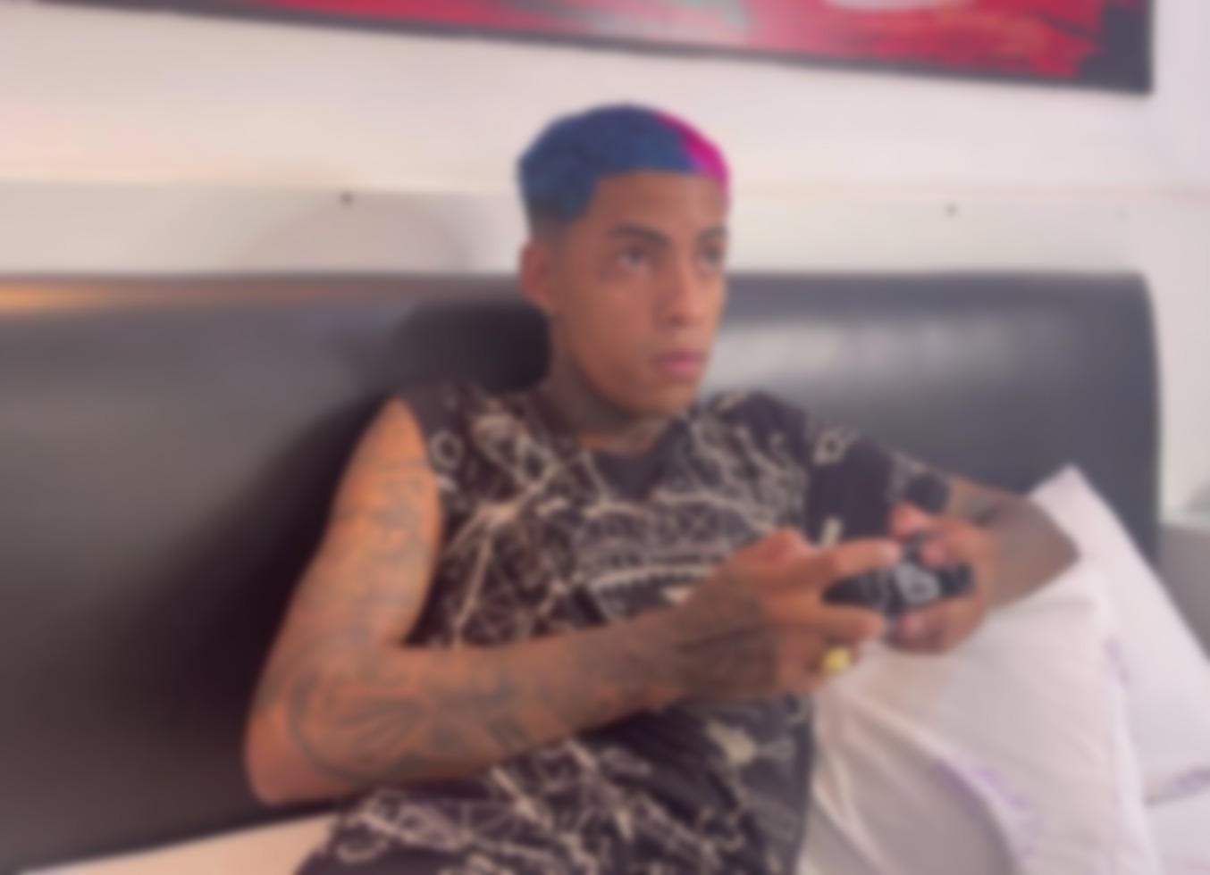 O Meu Amigo Hetero Me Mostrou O Brinquedao (Completo)