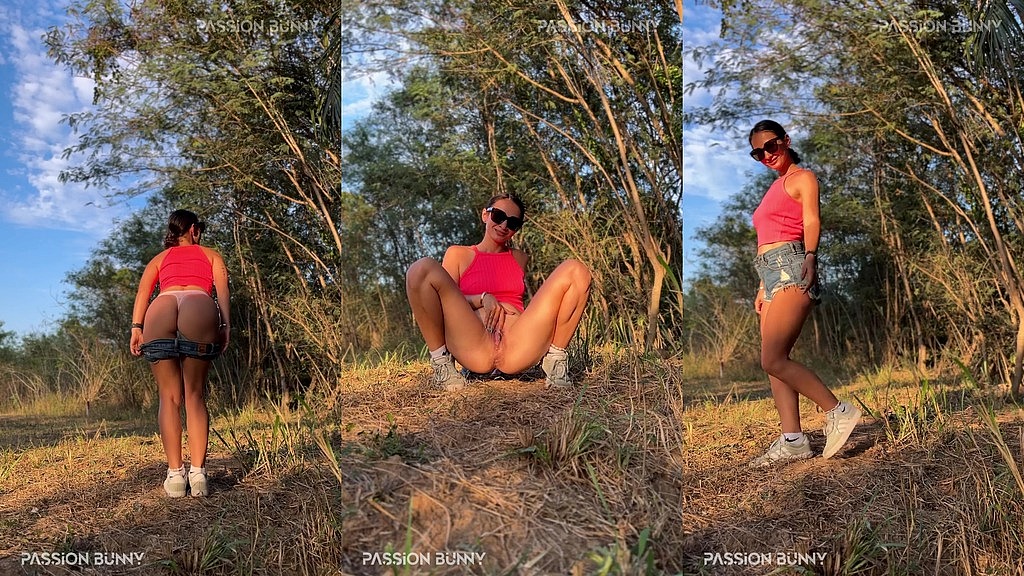 public park risky pissing fun with hottie (MayaRush) public park risky pissing fun with hottie (MayaRush)