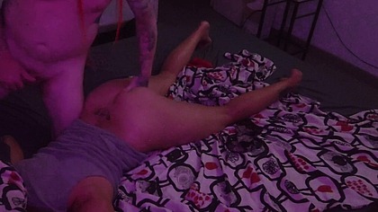 Amateurs se graban mientras ella duerme y el empieza a meterle los dedos